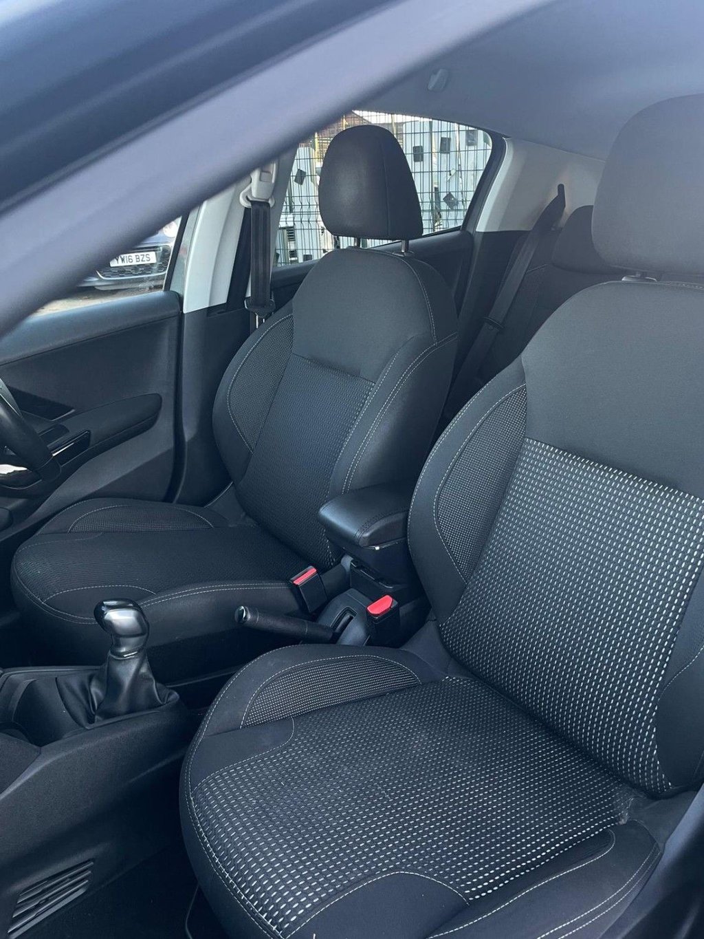 Used Peugeot 208 2016 for sale - 76496776: Photo 12