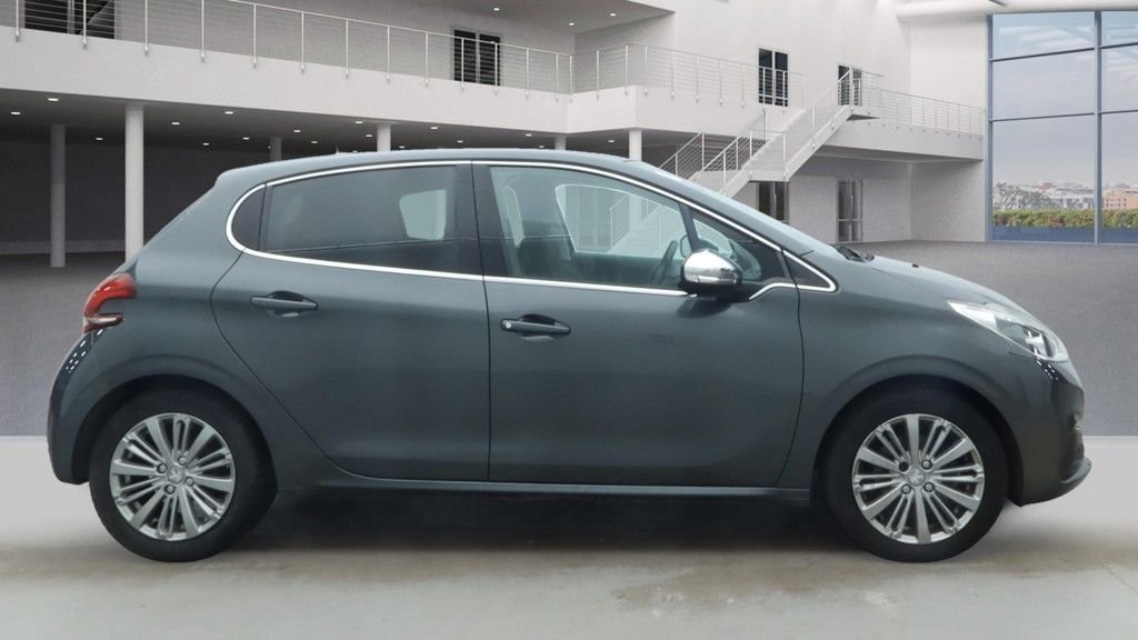 Used Peugeot 208 2016 for sale - 76496776: Photo 5