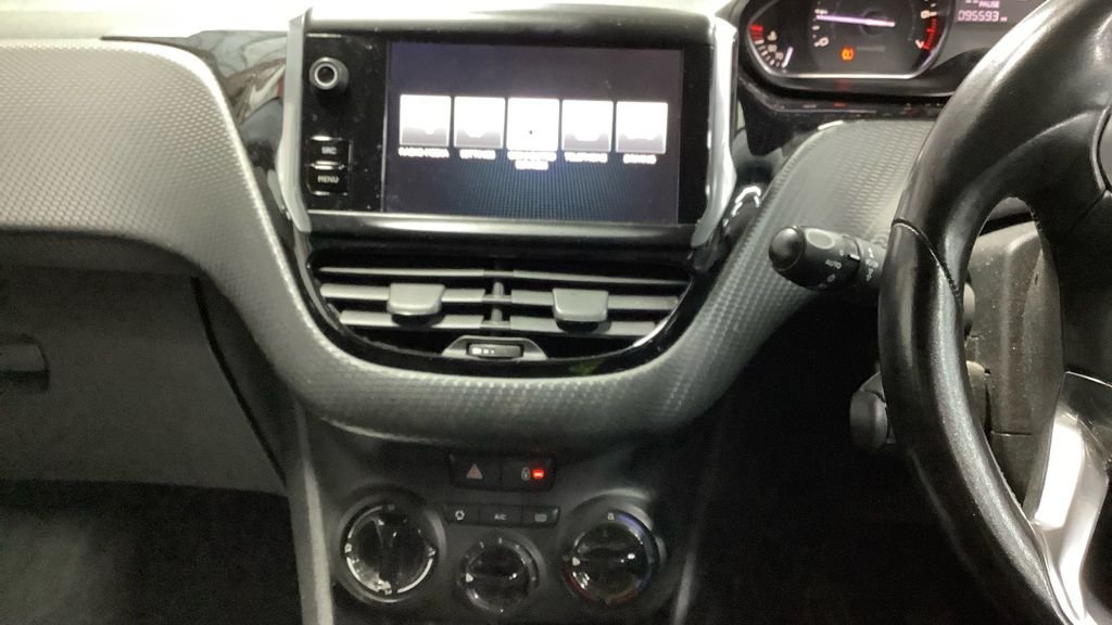 Used Peugeot 208 2016 for sale - 76496776: Photo 8