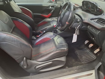 Used Peugeot 208 2013 for sale - 78382412: Photo