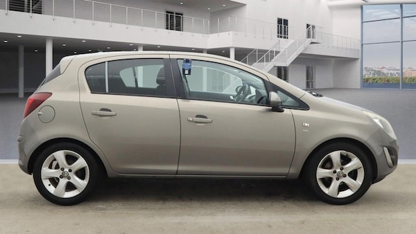 Used Vauxhall Corsa 2013 for sale - 76291922: Photo 2