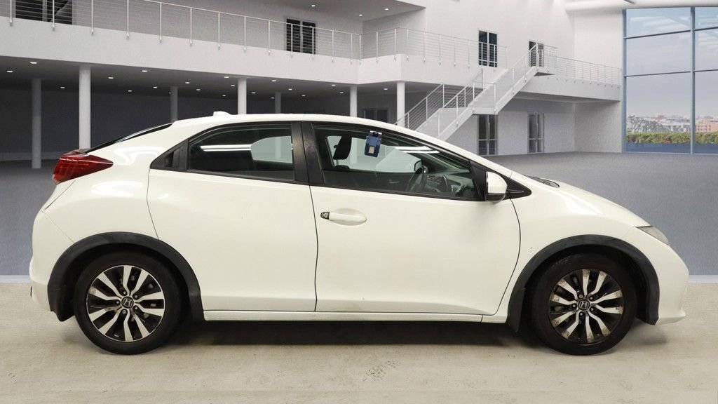 Used Honda Civic 2014 for sale - 76291895: Photo 2