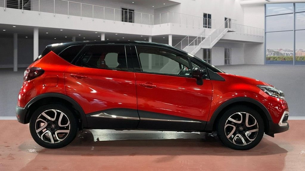 Used Renault Captur 2017 for sale - 76430266: Photo 2