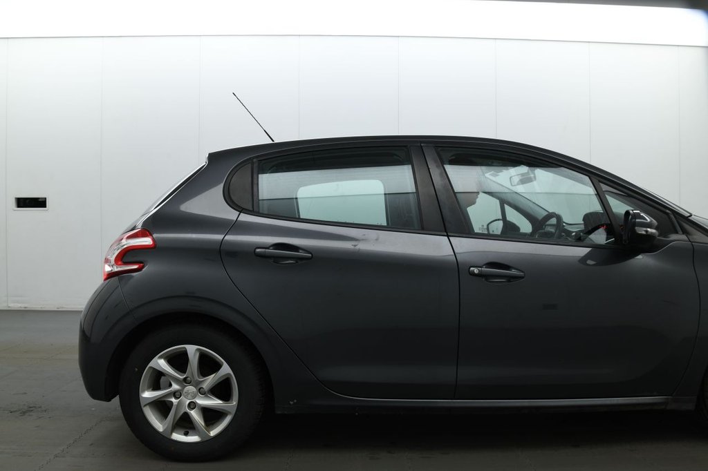 Used Peugeot 208 2014 for sale - 78212757: Photo 2