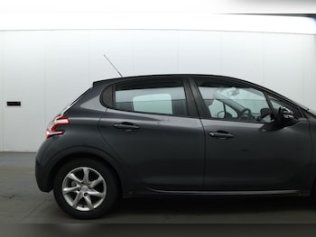 Used Peugeot 208 2014 for sale - 78212757: Photo