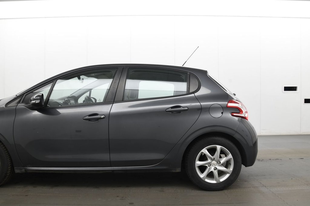 Used Peugeot 208 2014 for sale - 78212757: Photo 5