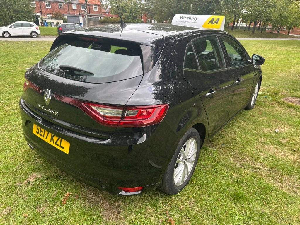 Used Renault Megane 2017 for sale - 76376289: Photo 11