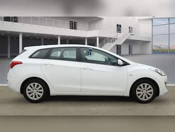 Used Hyundai i30 2015 for sale - 79643675: Photo