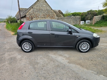 Used Fiat Grande Punto 2009 for sale - 78310106: Photo