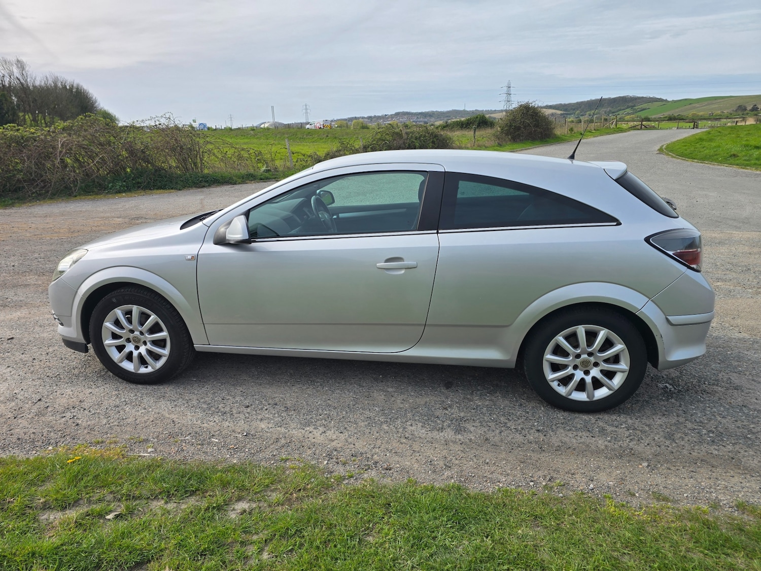 Used Vauxhall Astra 2010 for sale - 78196850: Photo 3