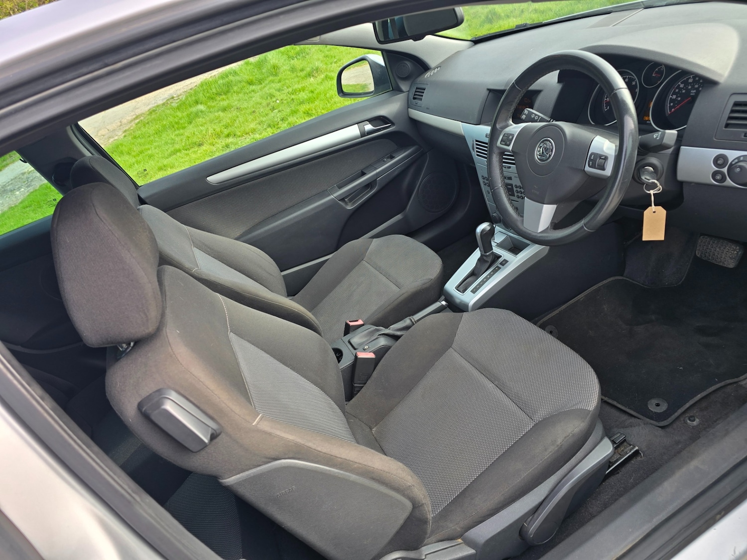 Used Vauxhall Astra 2010 for sale - 78196850: Photo 5