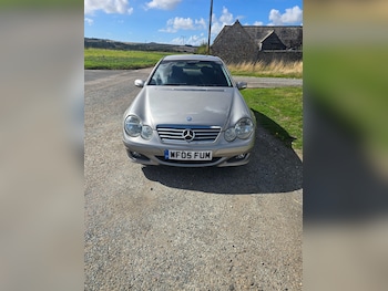Used Mercedes-Benz C-Class 2005 for sale - 75874397: Photo
