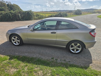 Used Mercedes-Benz C-Class 2005 for sale - 75874397: Photo