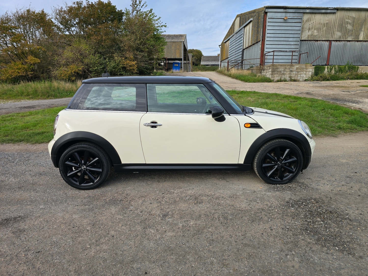 Used MINI Hatch 2010 for sale - 76142699: Photo 1
