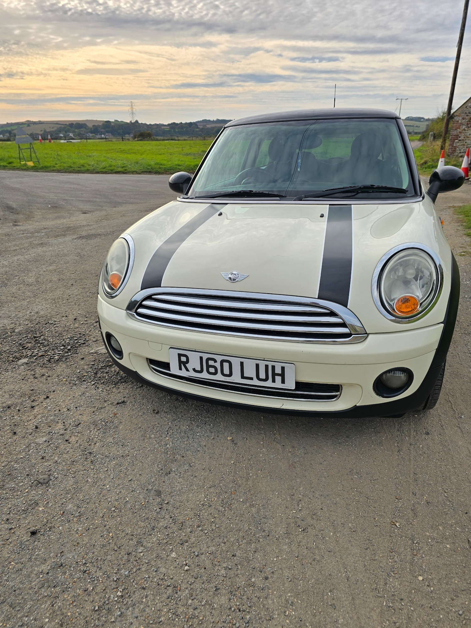 Used MINI Hatch 2010 for sale - 76142699: Photo 2