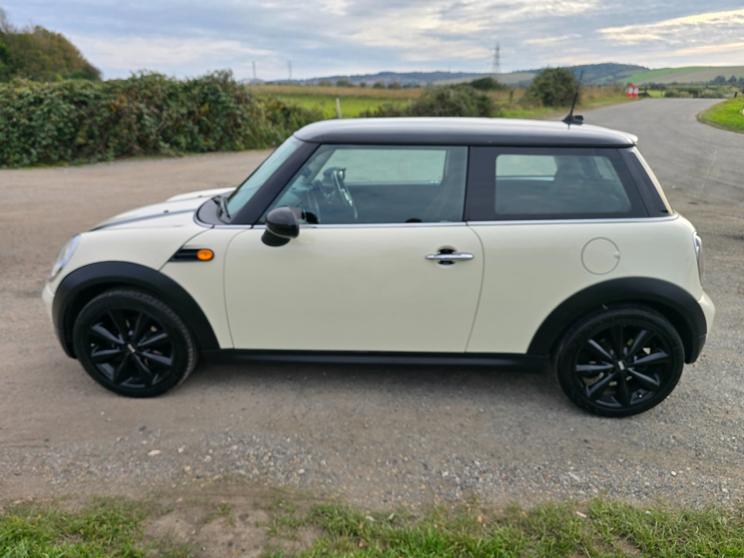 Used MINI Hatch 2010 for sale - 76142699: Photo 3