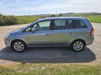 Used Vauxhall Zafira 2010 for sale - 78422817: Photo