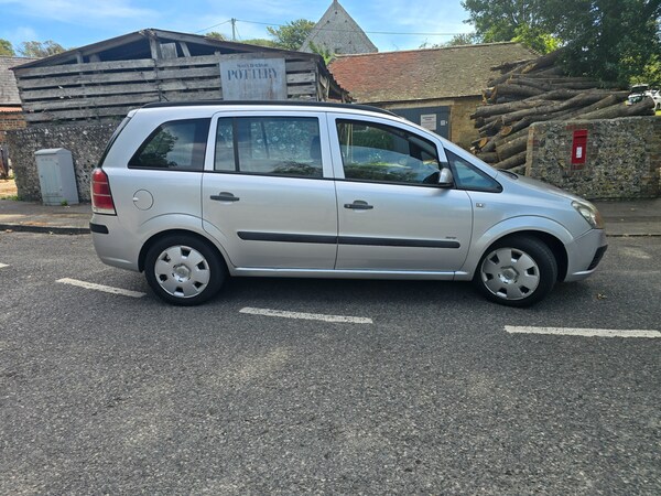 Cheap Vauxhall Zafira 2007 (07) - 1.6i Life 5dr for sale in Newhaven, East Sussex