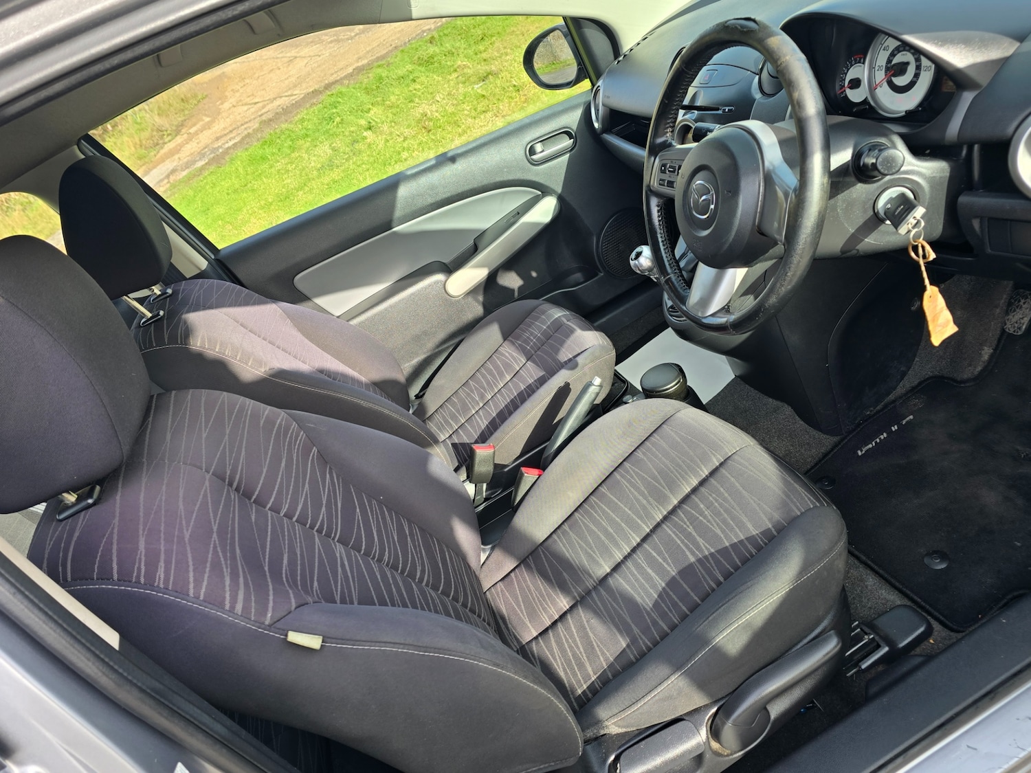 Used Mazda Mazda2 2009 for sale - 77298297: Photo 5