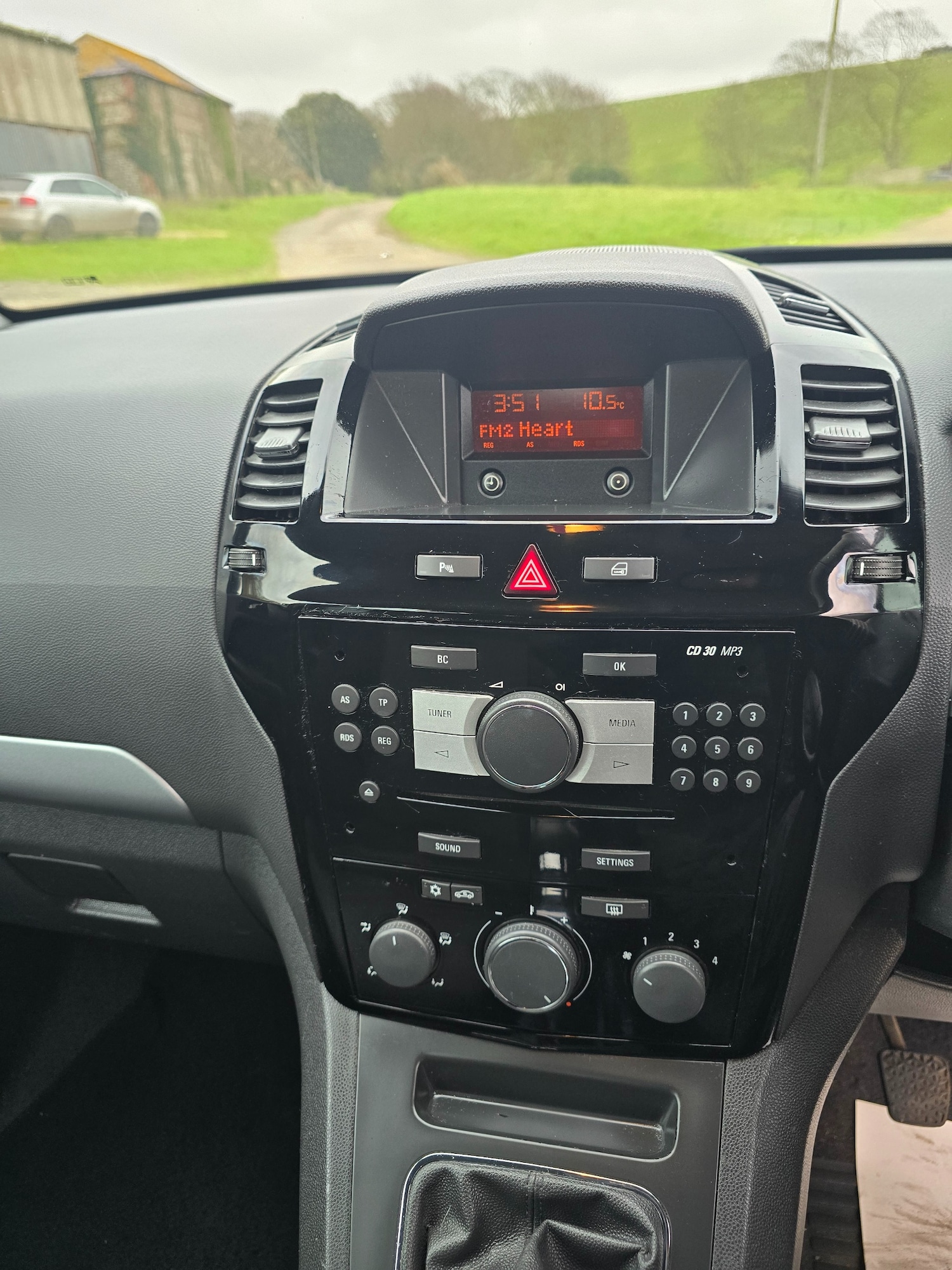 Used Vauxhall Zafira 2013 for sale - 76945645: Photo 10