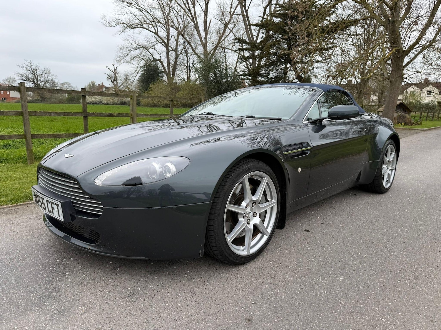 Used Aston Martin Vantage 2007 for sale - 78128047: Photo 2