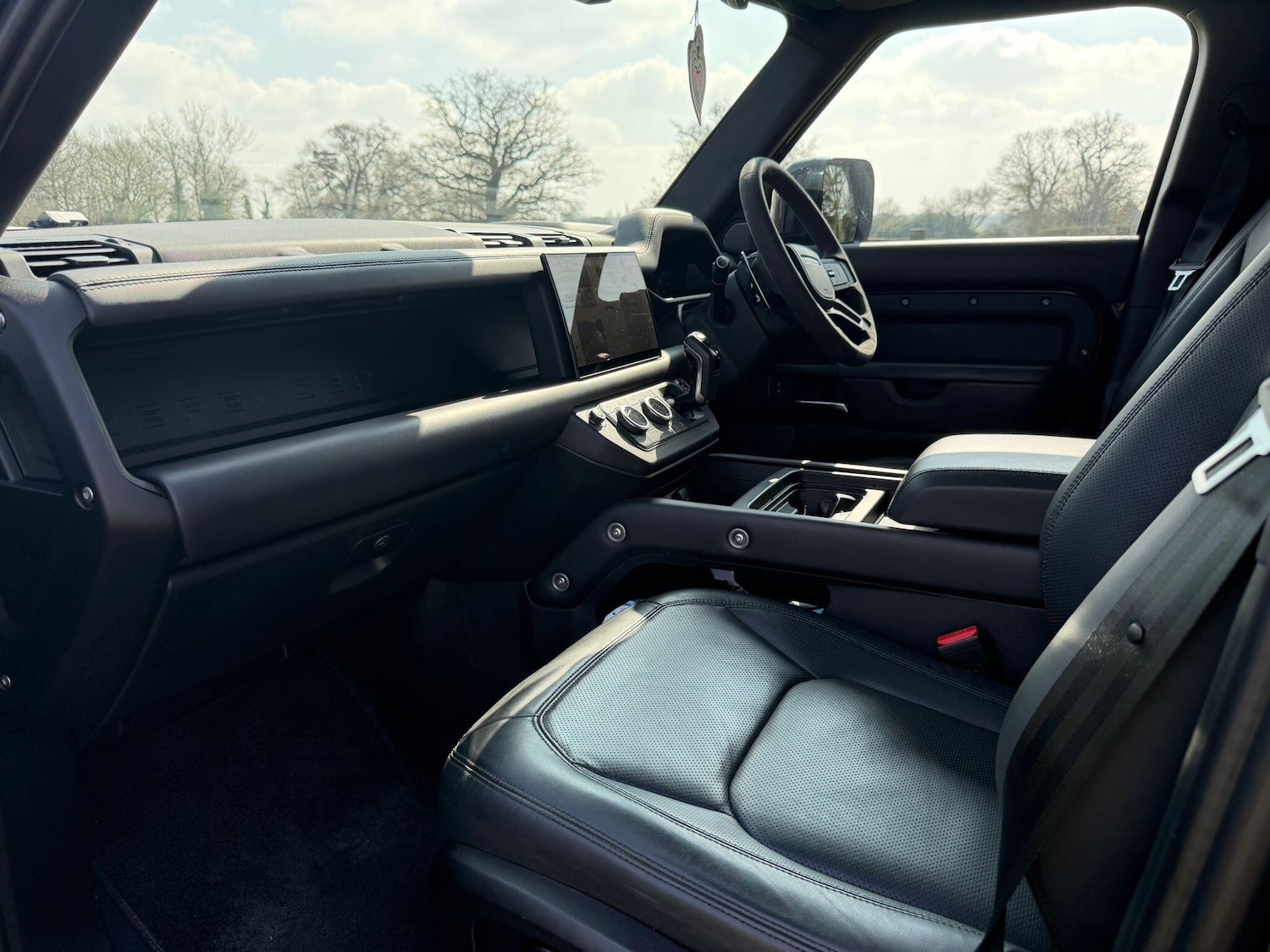 Used Land Rover Defender 2023 for sale - 77982530: Photo 17