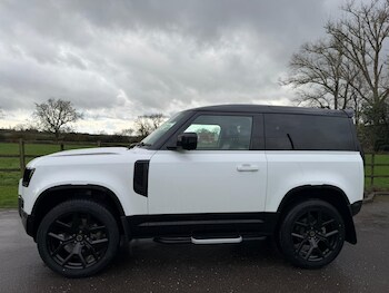 Used Land Rover Defender 90 2023 for sale - 77705124: Photo