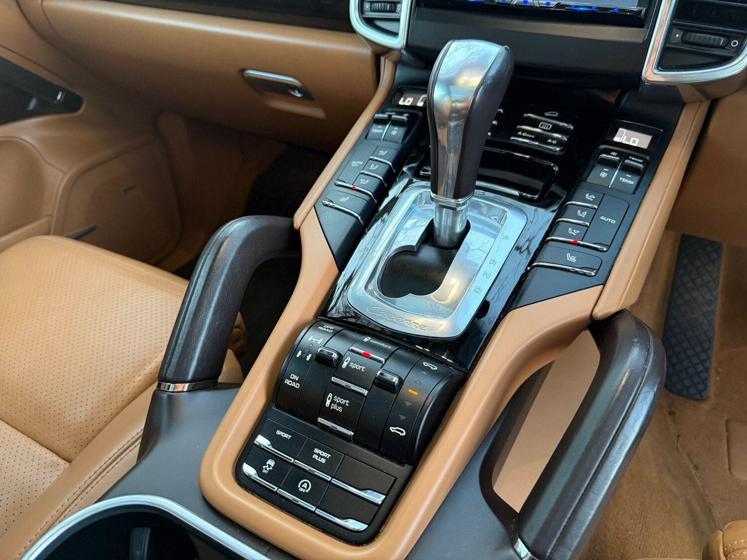 Used Porsche Cayenne 2015 for sale - 78047872: Photo 16