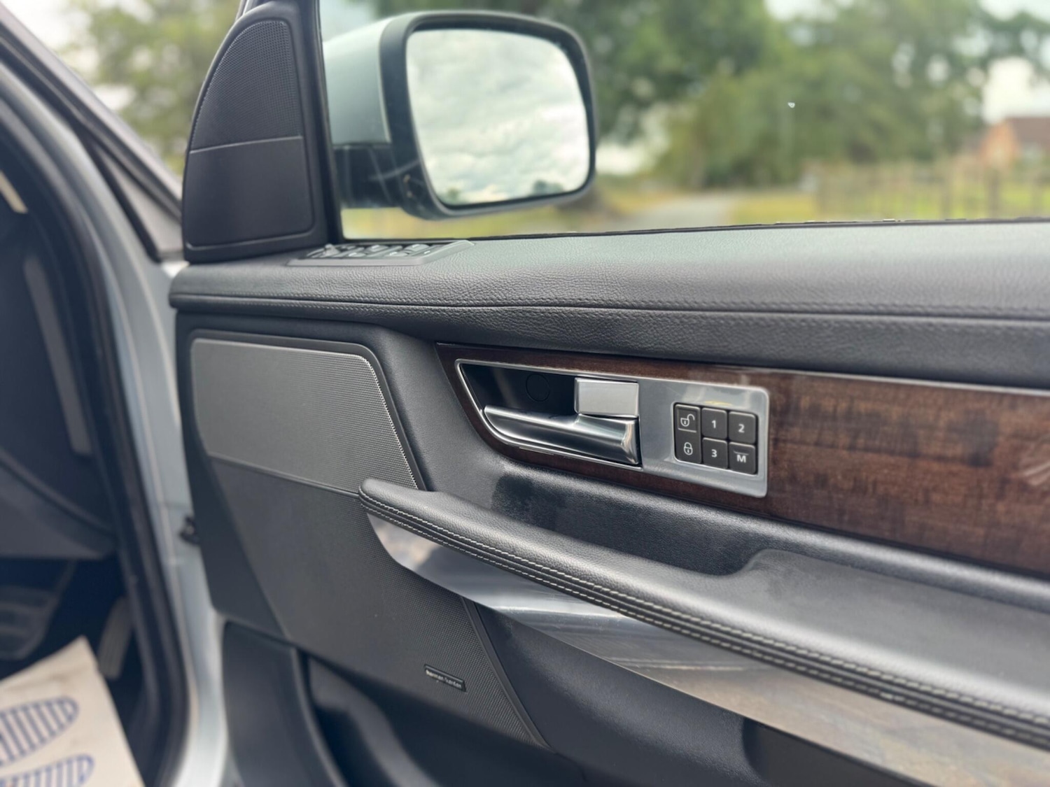 Used Land Rover Range Rover Sport 2010 for sale - 77215873: Photo 10