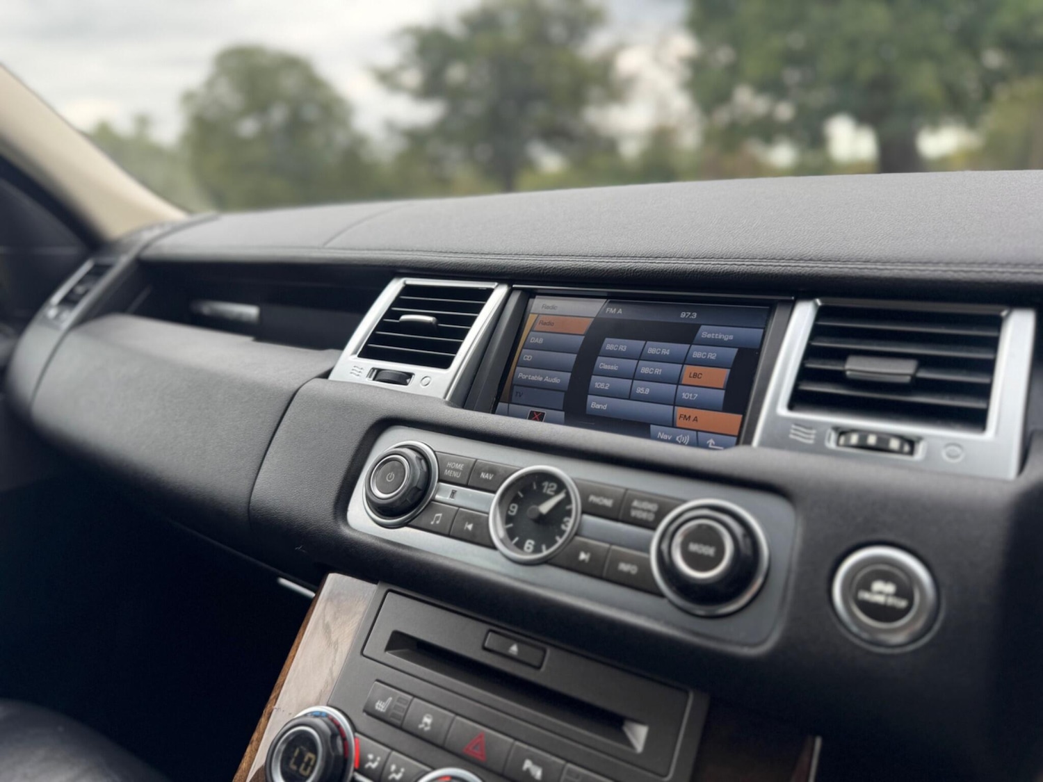 Used Land Rover Range Rover Sport 2010 for sale - 77215873: Photo 13