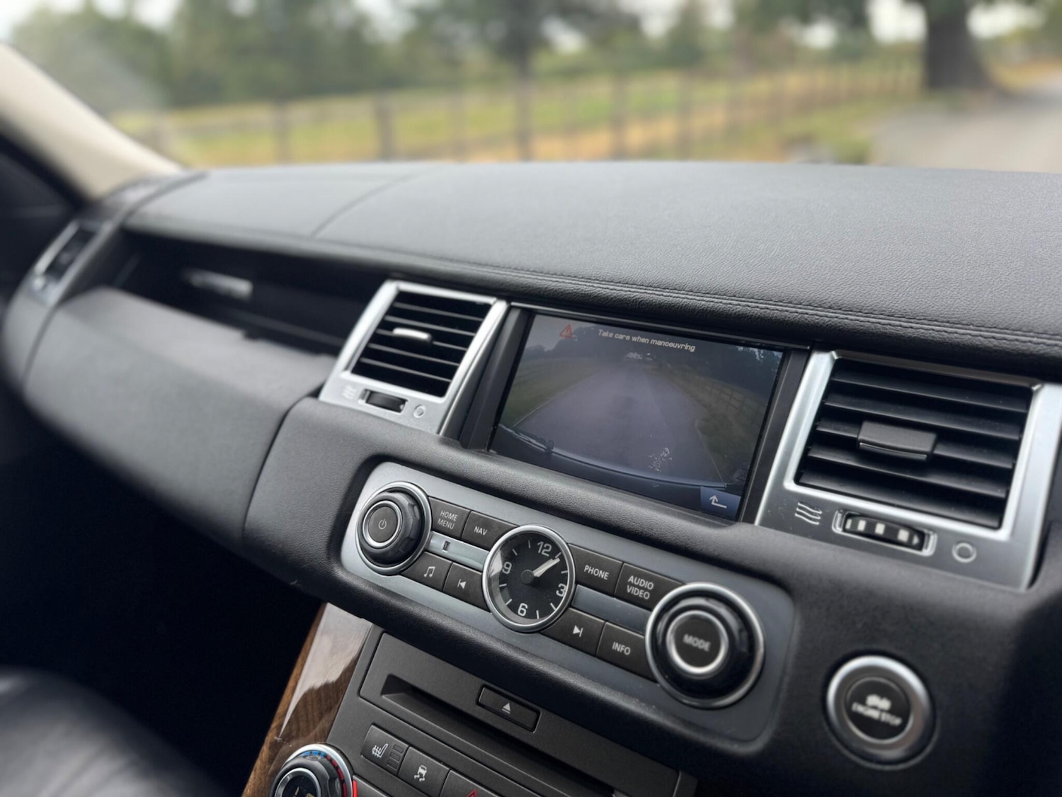 Used Land Rover Range Rover Sport 2010 for sale - 77215873: Photo 14