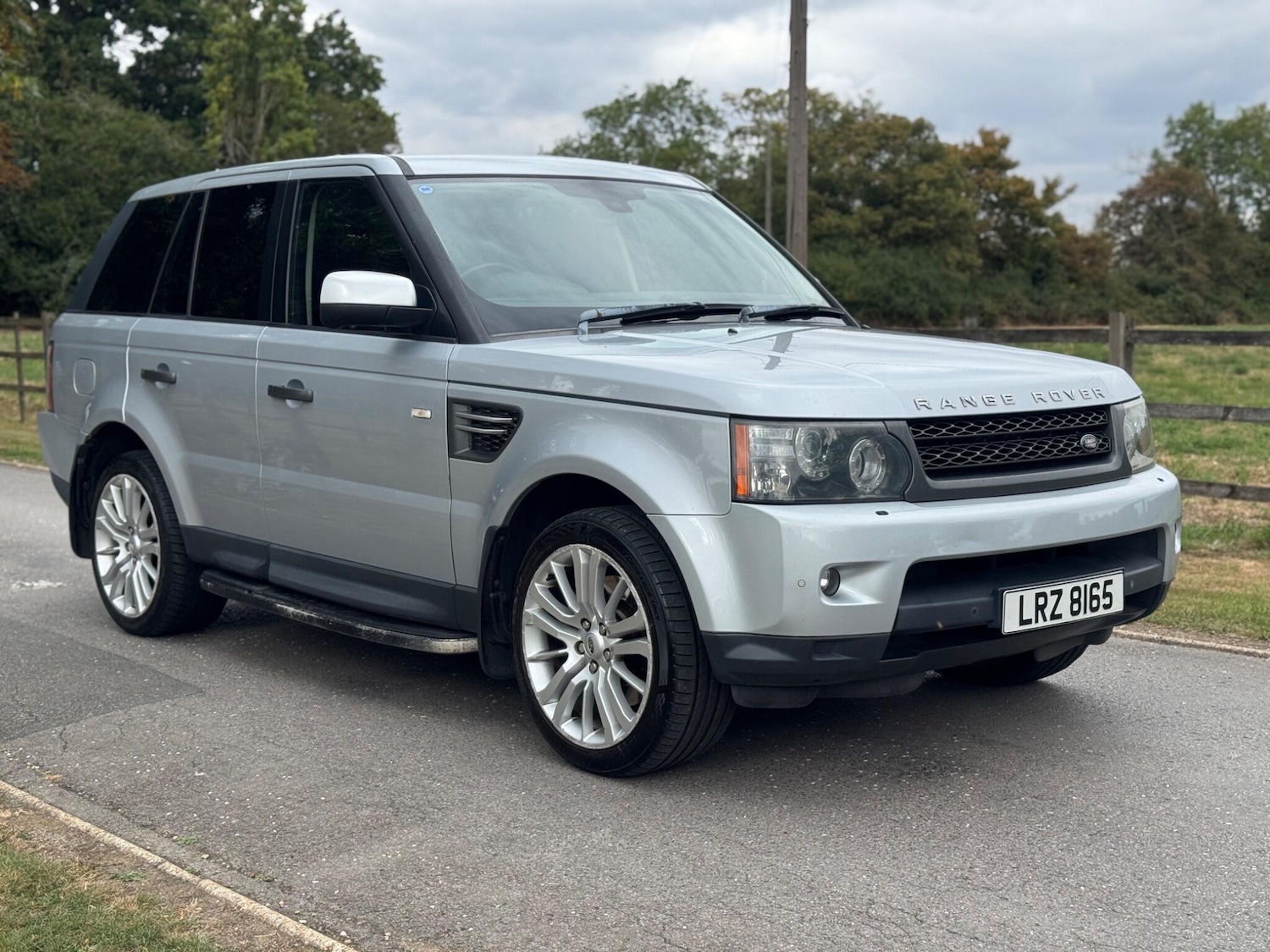 Used Land Rover Range Rover Sport 2010 for sale - 77215873: Photo 2