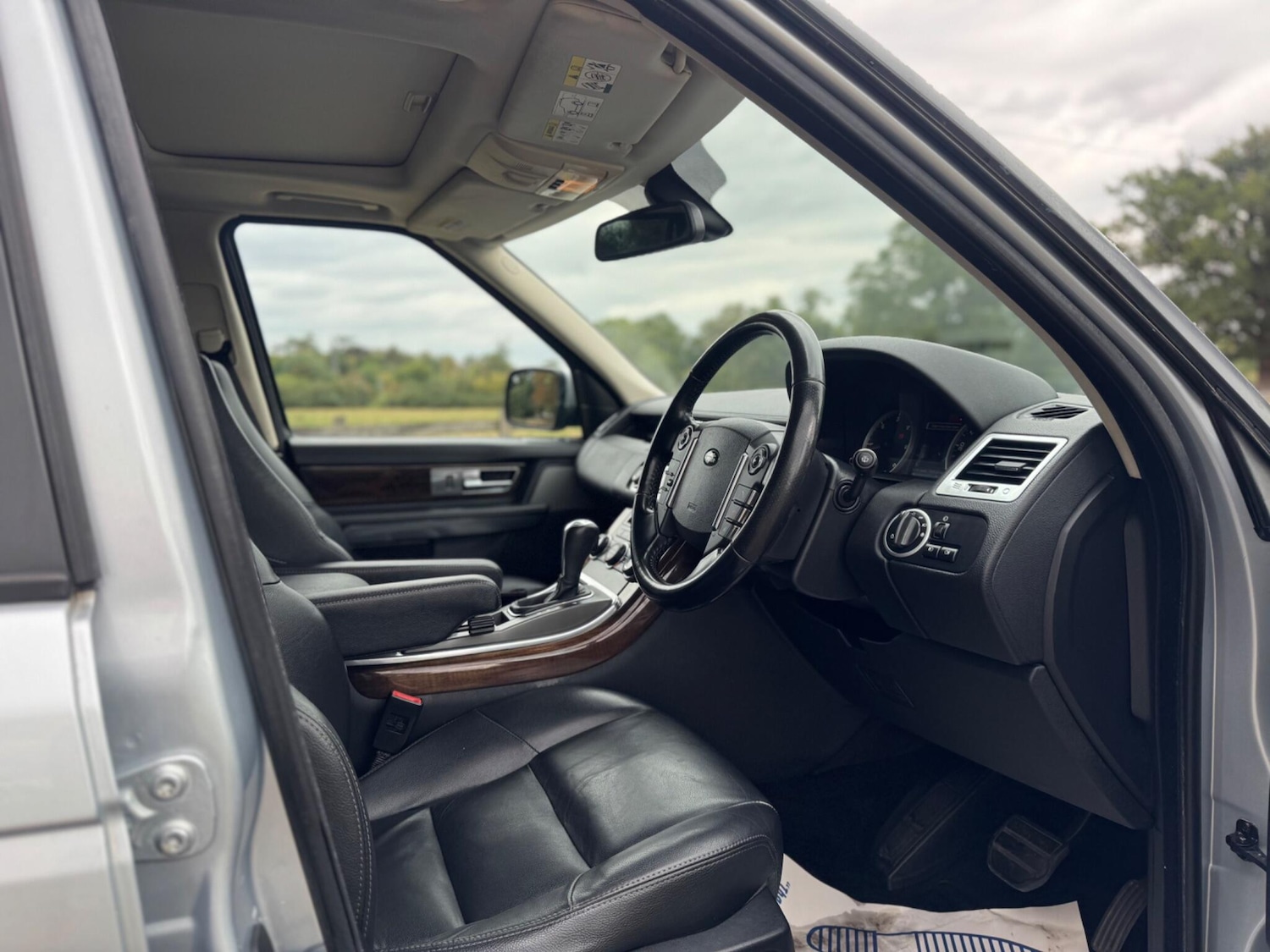 Used Land Rover Range Rover Sport 2010 for sale - 77215873: Photo 9