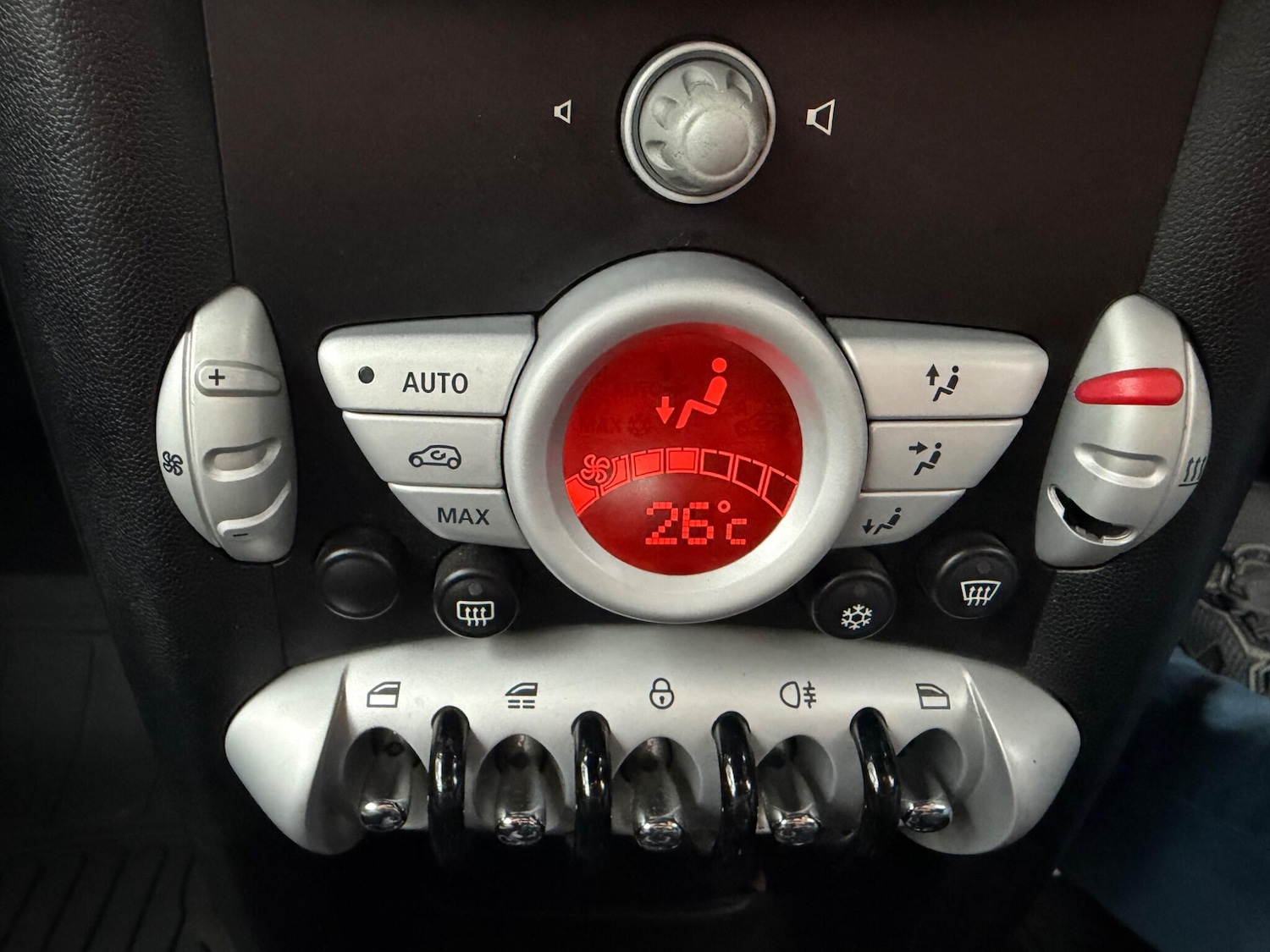 Used MINI Convertible 2010 for sale - 77793379: Photo 12