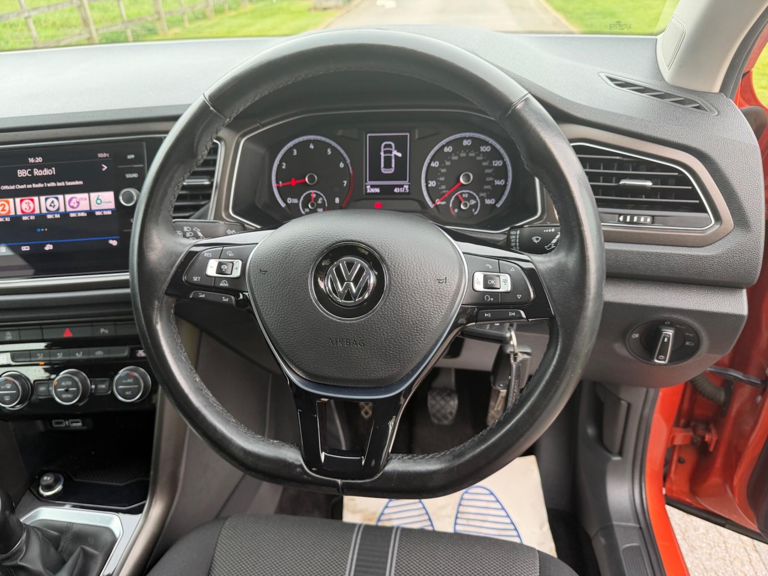 Used Volkswagen T-Roc for sale - 78214712: Photo 12