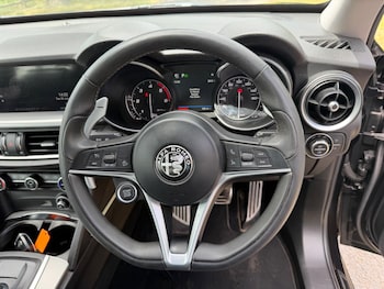 Used Alfa Romeo Stelvio 2018 for sale - 79092890: Photo