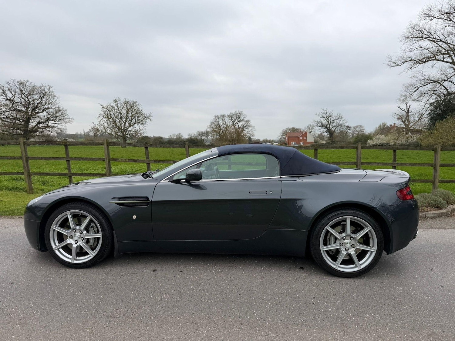 Used Aston Martin Vantage 2007 for sale - 78007901: Photo 13