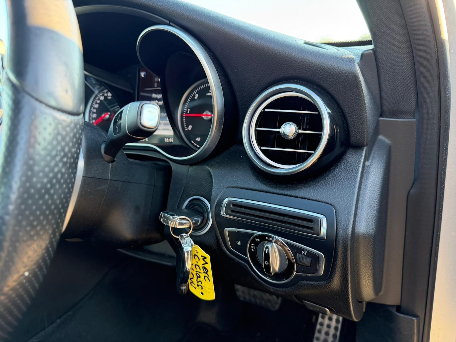 Used Mercedes-Benz C Class 2016 for sale - 77939576: Photo 8