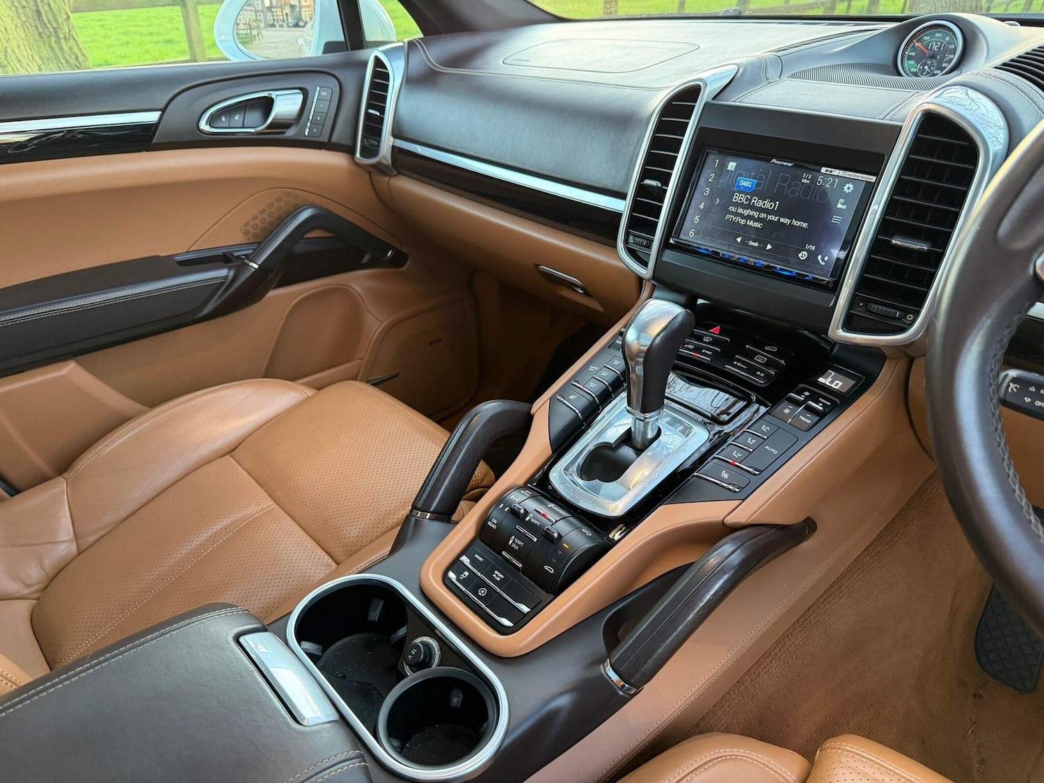 Used Porsche Cayenne 2015 for sale - 77724087: Photo 11