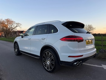 Used Porsche Cayenne 2015 for sale - 77724087: Photo