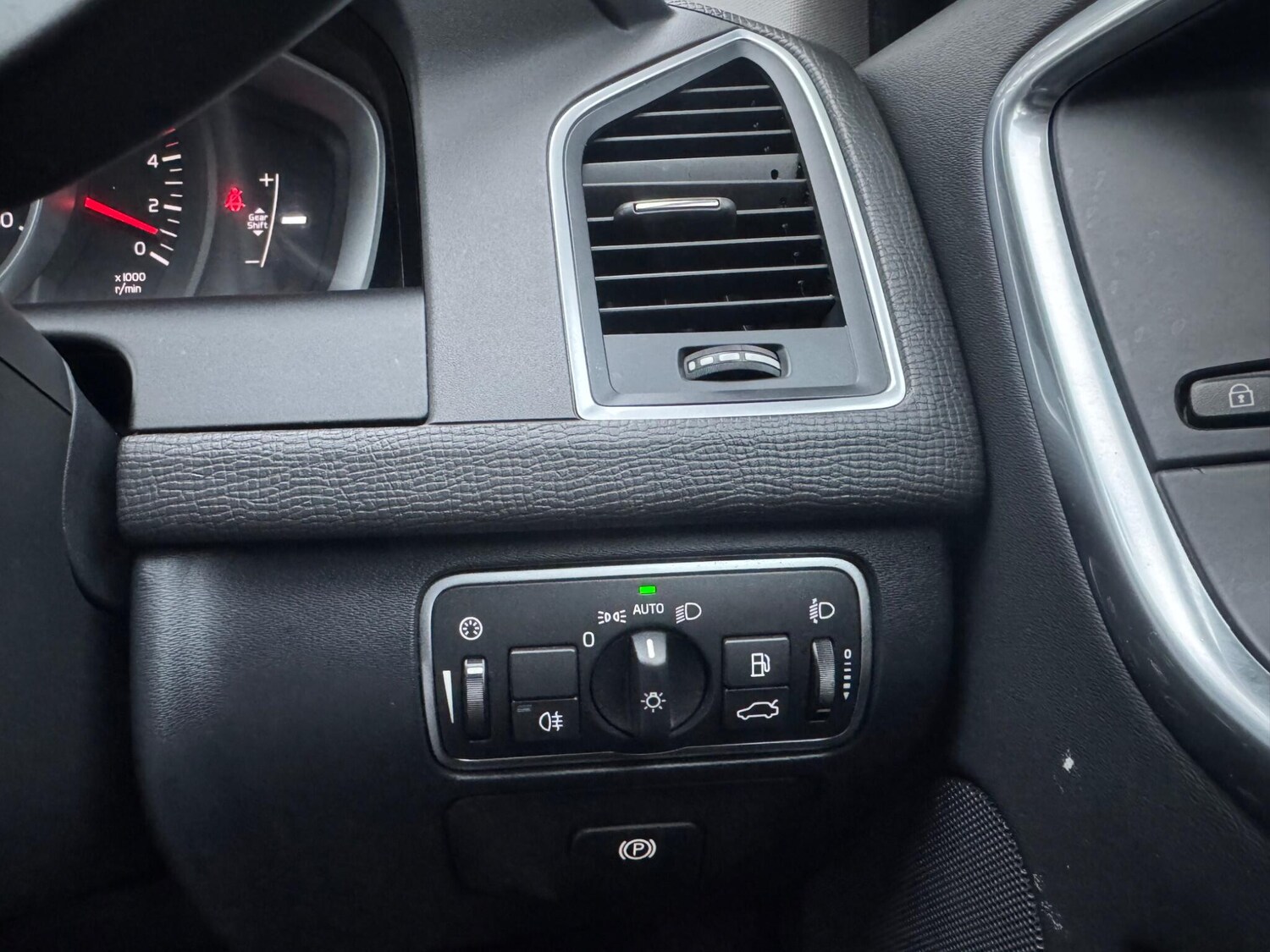 Used Volvo XC60 for sale - 77587106: Photo 21