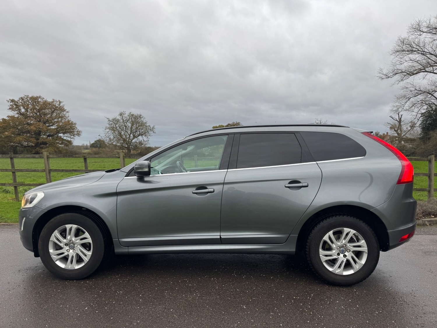 Used Volvo XC60 for sale - 77587106: Photo 3