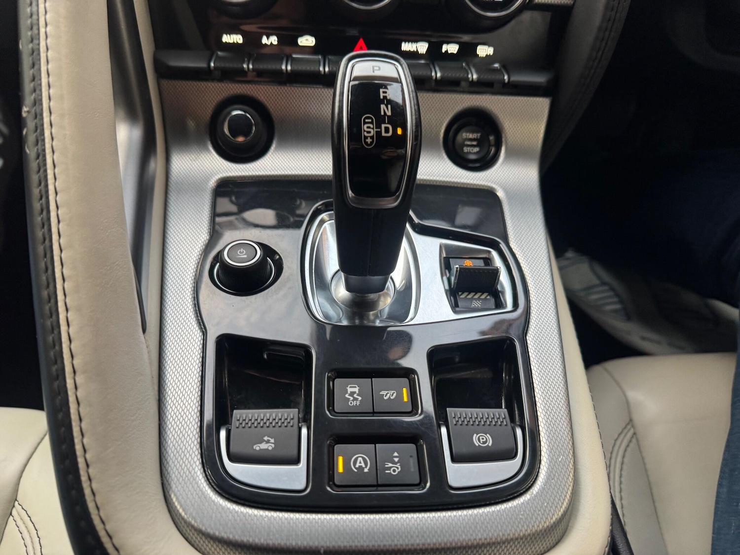 Used Jaguar F-Type for sale - 76865626: Photo 25