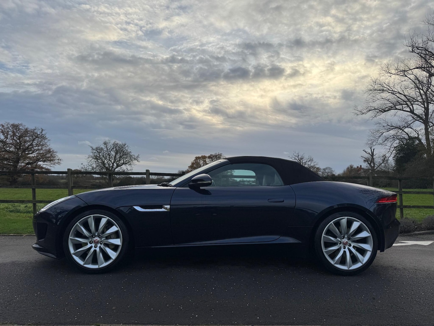 Used Jaguar F-Type for sale - 76865626: Photo 3