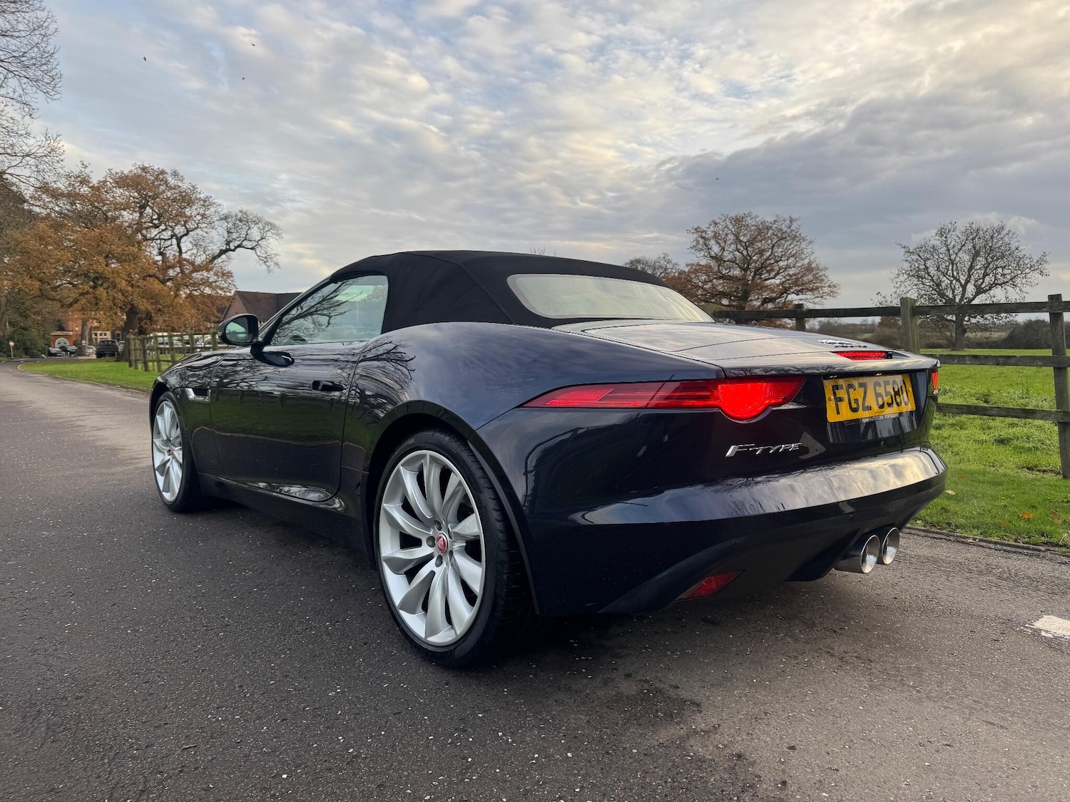 Used Jaguar F-Type for sale - 76865626: Photo 4
