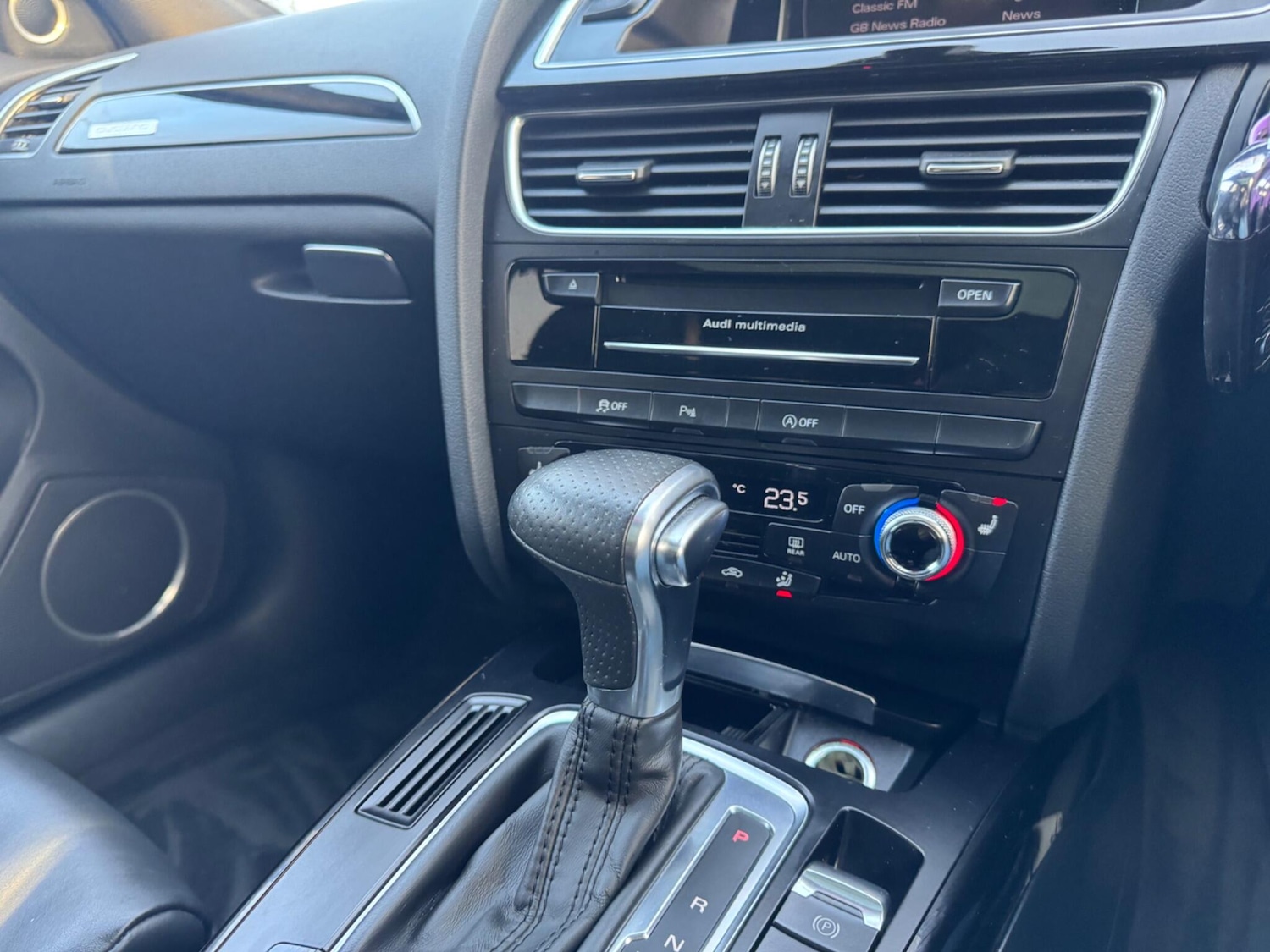 Used Audi A4 Avant 2014 for sale - 76865676: Photo 11