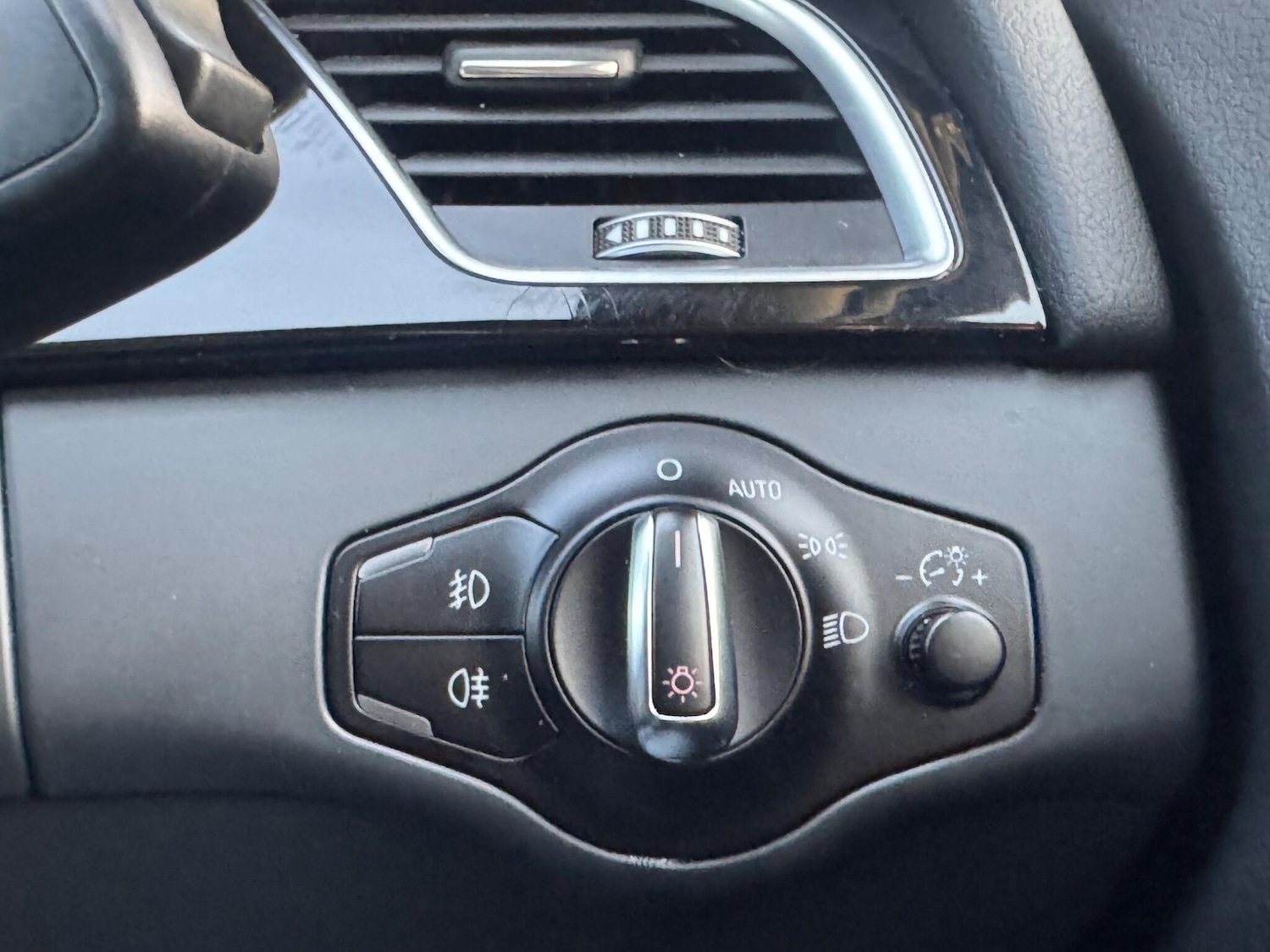 Used Audi A4 Avant 2014 for sale - 76865676: Photo 14