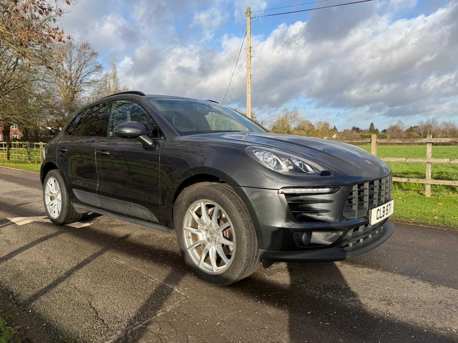 Used Porsche Macan for sale - 77016827: Photo 2