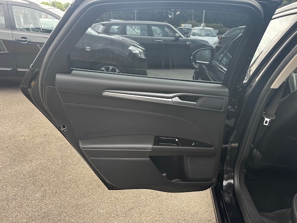 Used Ford Mondeo 2015 for sale - 75726346: Photo 32