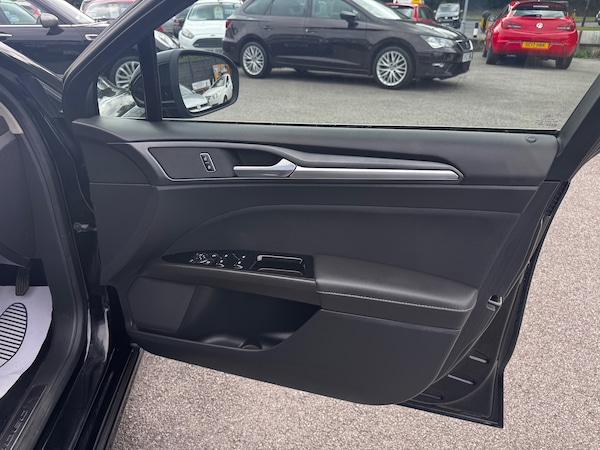 Used Ford Mondeo 2015 for sale - 75726346: Photo 37